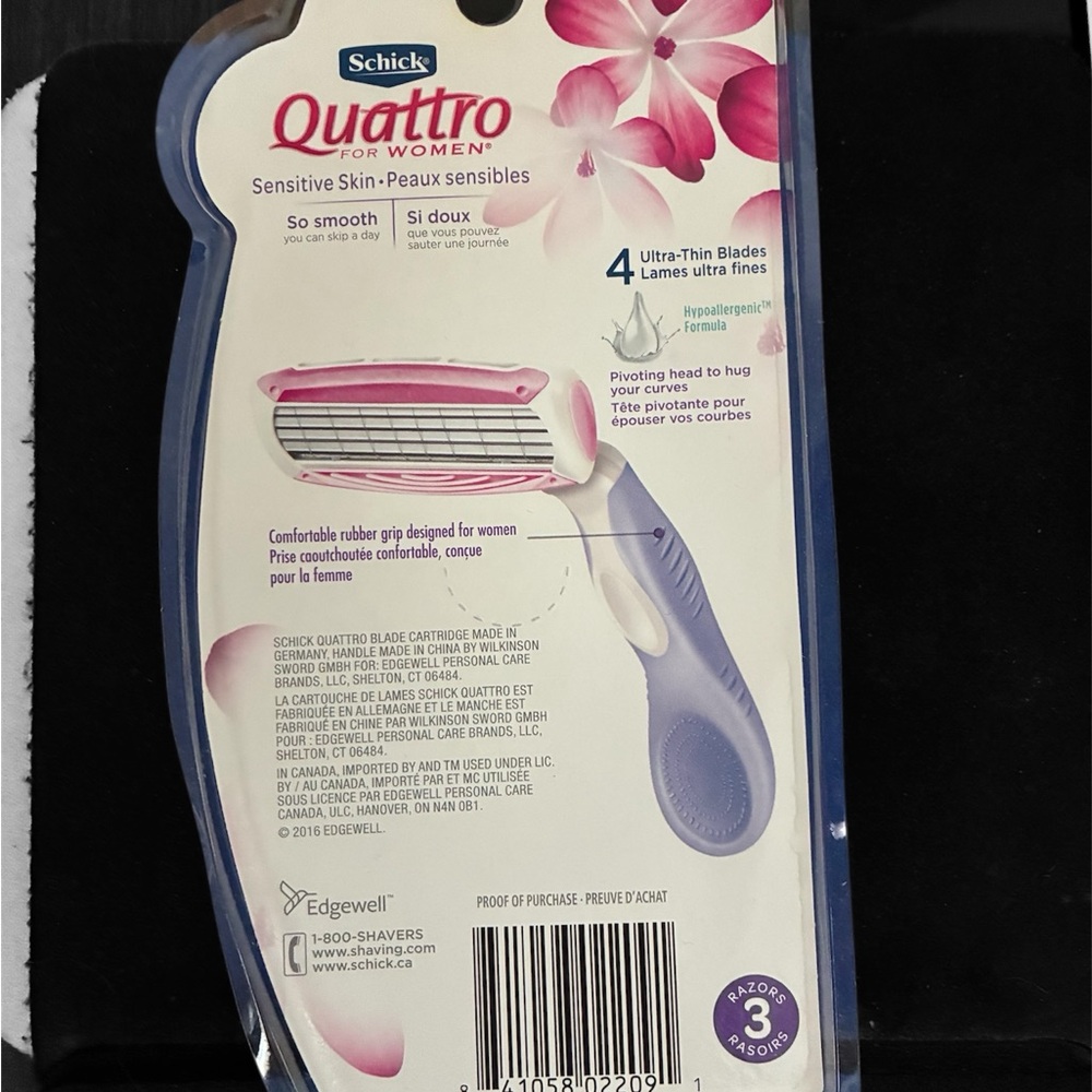 Schick Women’s Razor Bundle - Picture 3 of 6